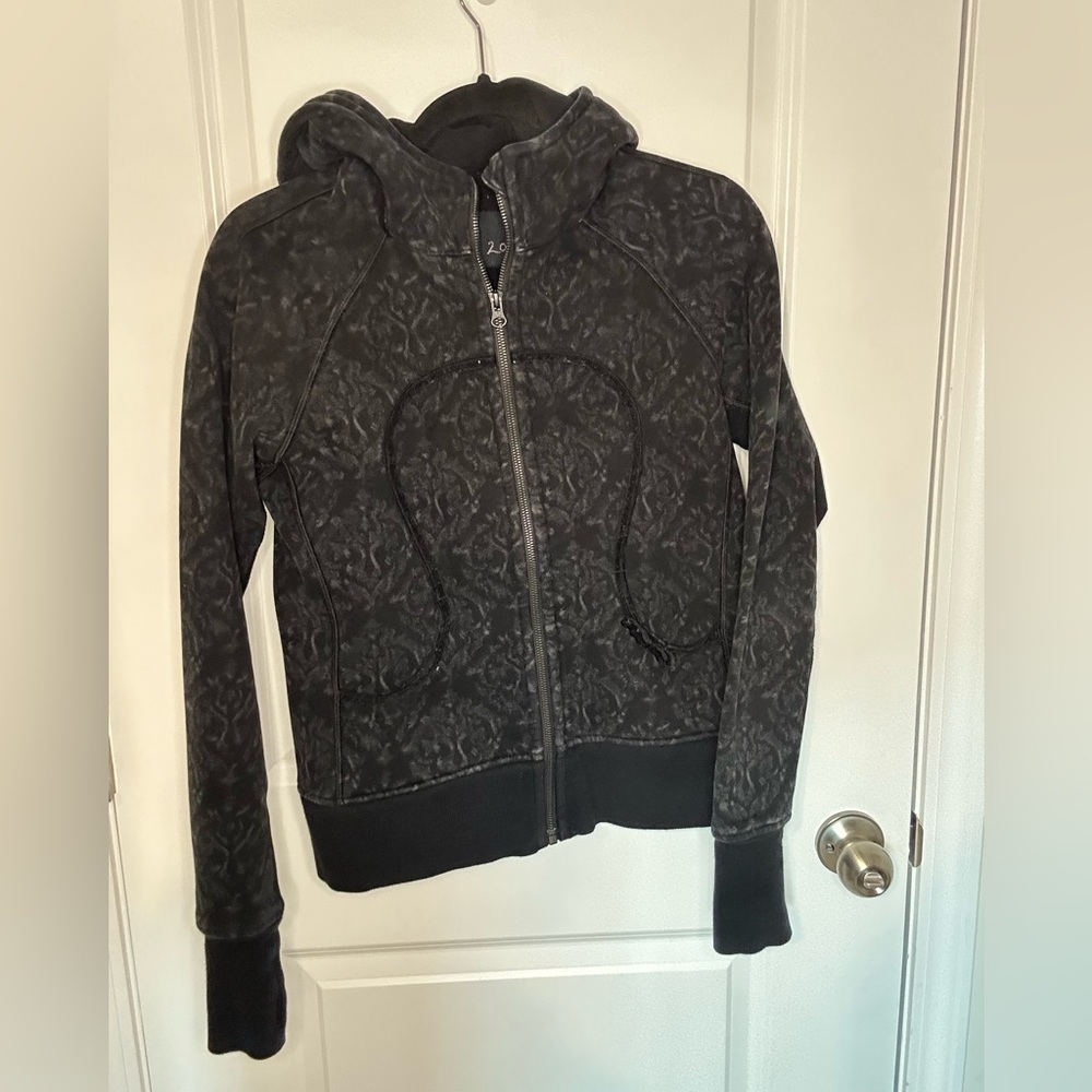 Lululemon limited edition HIVER 2013 Black patterned full zip SCUBA, RARE